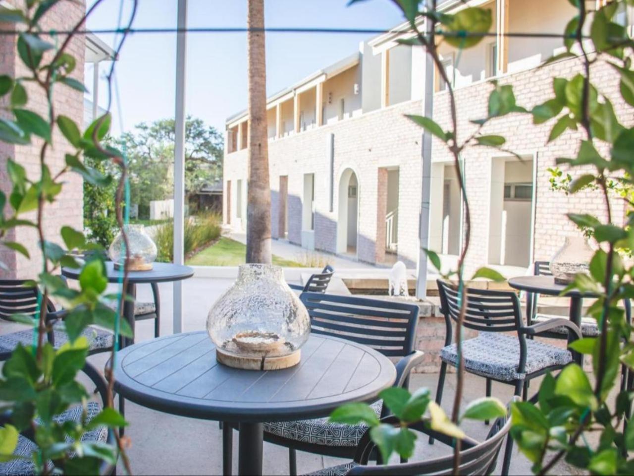 The Windhoek Luxury Suites Exterior photo