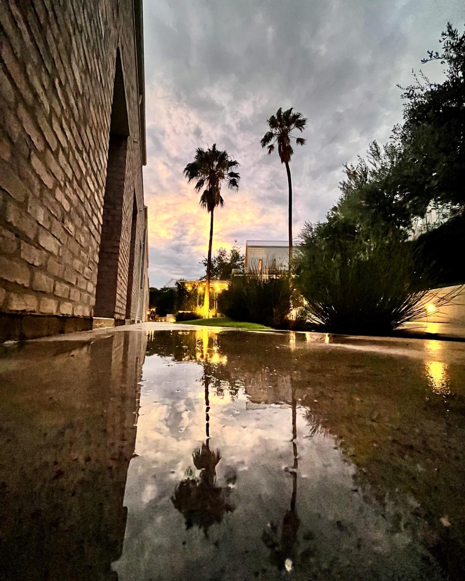 The Windhoek Luxury Suites Exterior photo