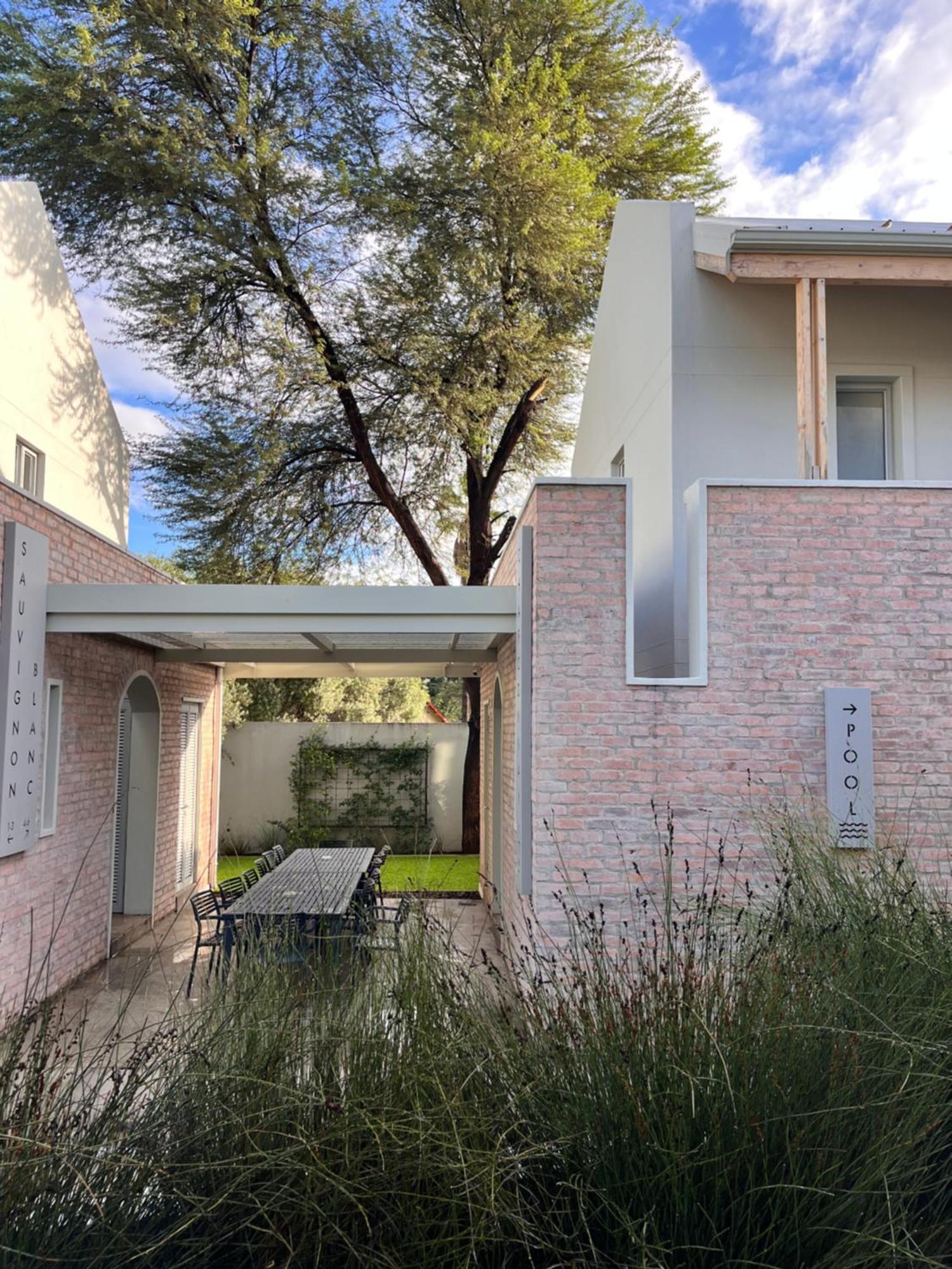 The Windhoek Luxury Suites Exterior photo