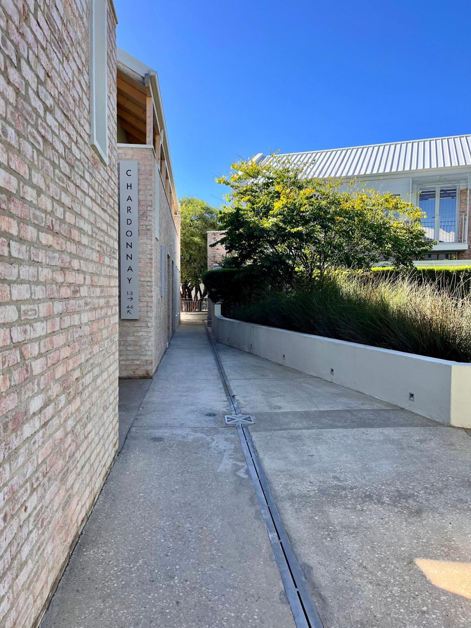 The Windhoek Luxury Suites Exterior photo
