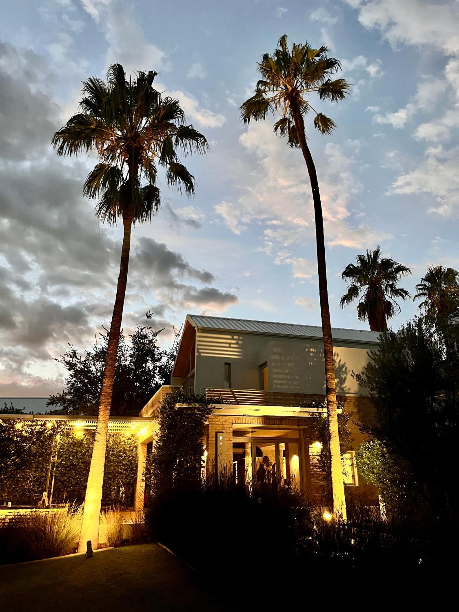 The Windhoek Luxury Suites Exterior photo