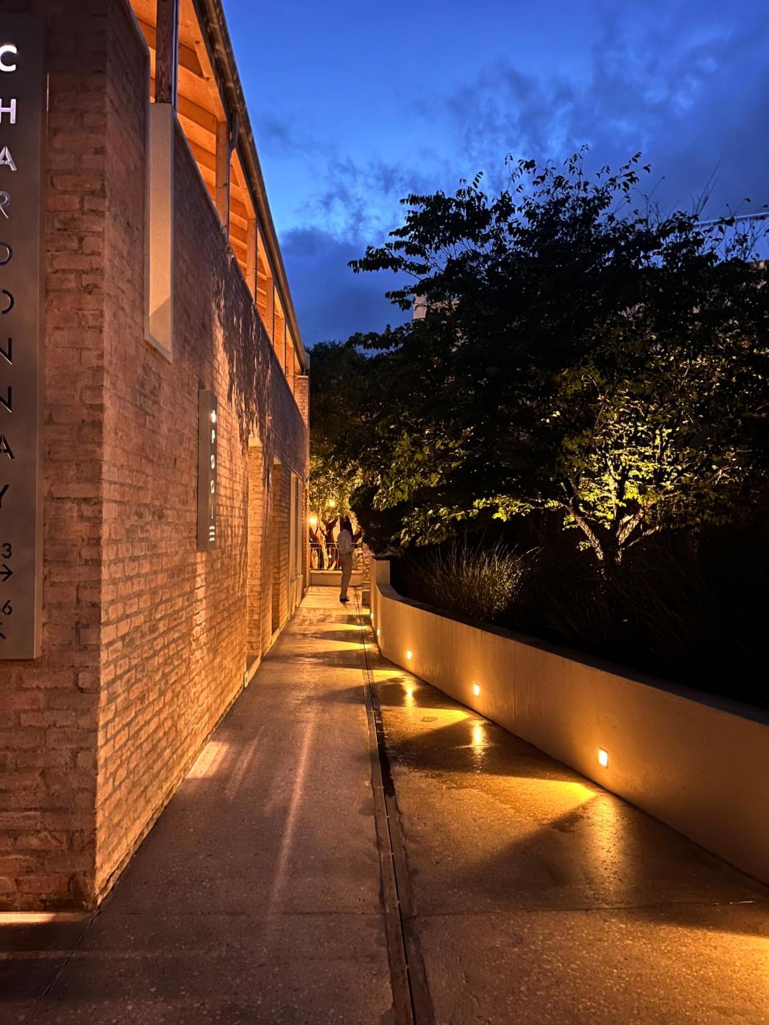 The Windhoek Luxury Suites Exterior photo