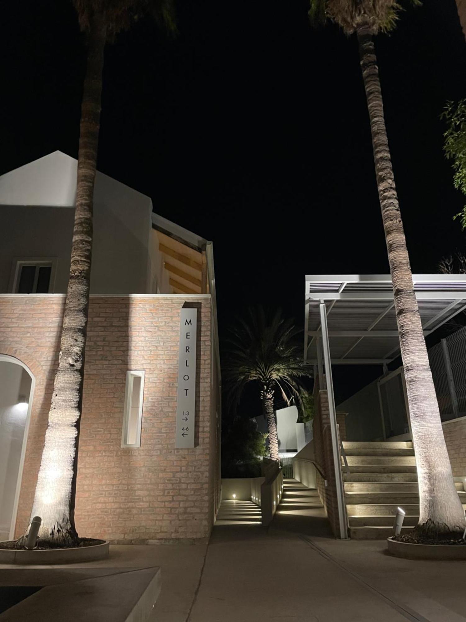 The Windhoek Luxury Suites Exterior photo