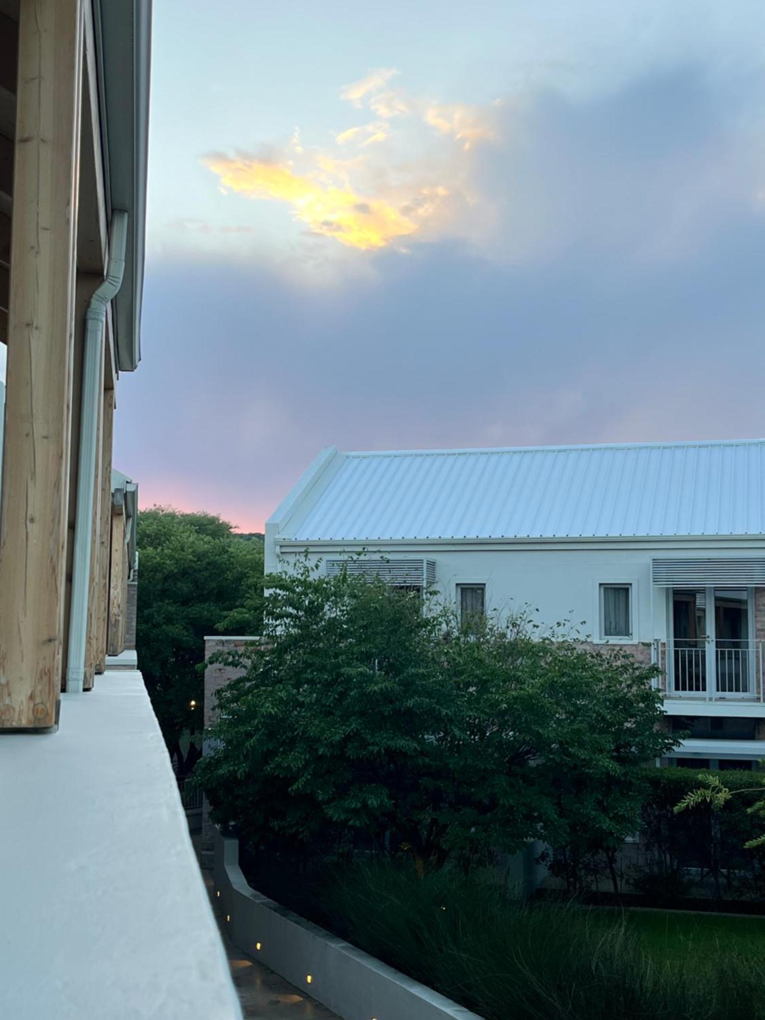 The Windhoek Luxury Suites Exterior photo